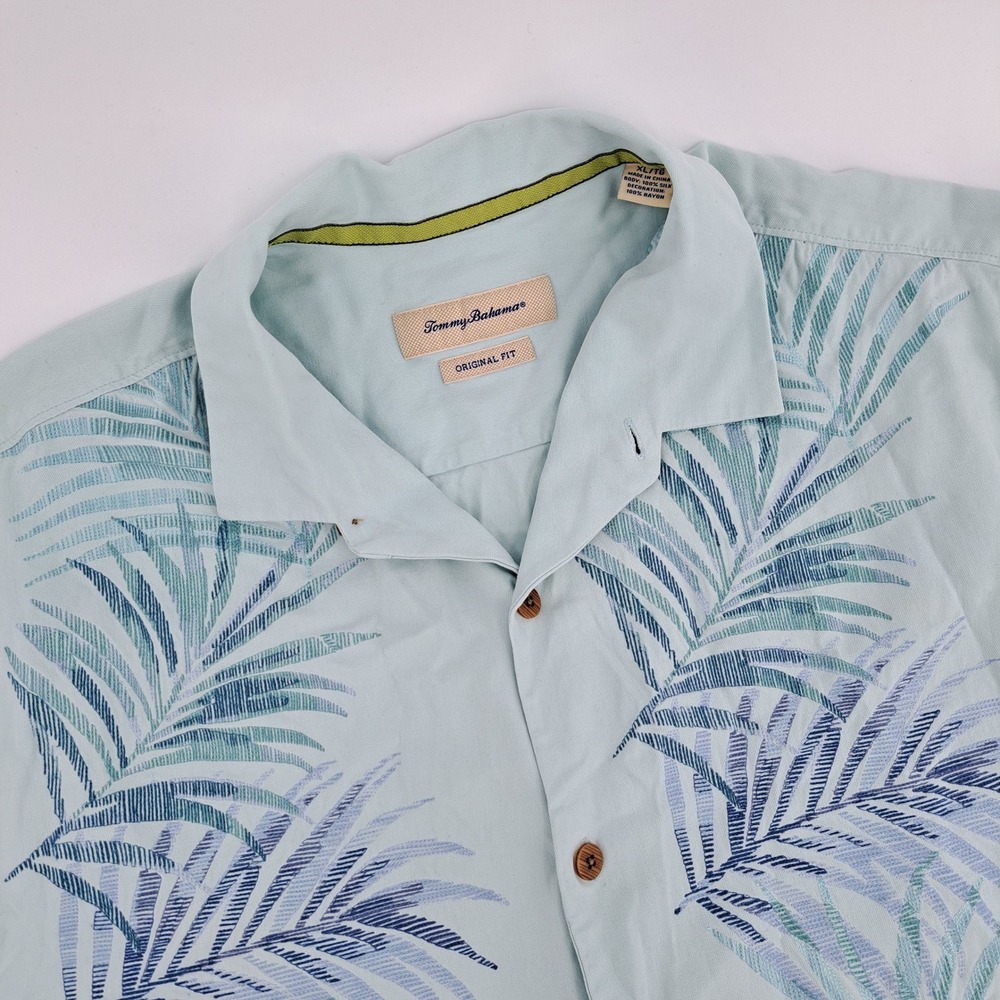 Tommy Bahama Original Fit Camp Shirt Mens XL Silk Blue Embroidered Palm Leaf SS